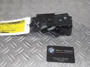 Usados Mecanismo de cerradura de capó BMW 4-Serie Precio de solicitud ofrecido por Benzon Autodemontage