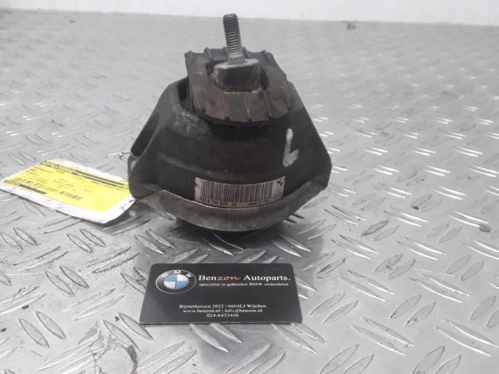 Engine mount from a BMW 5-Serie 2008