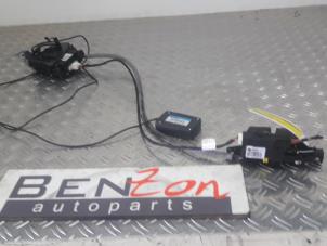 Used Tailgate lock mechanism BMW 3-Serie Price on request offered by Benzon Autodemontage