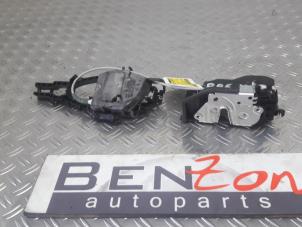 Used Rear door mechanism 4-door, right BMW 3-Serie Price on request offered by Benzon Autodemontage