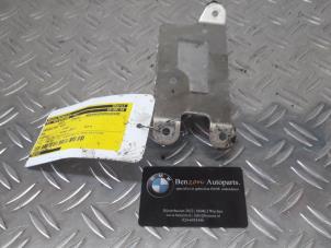 Used Thermostat housing BMW 3-Serie Price on request offered by Benzon Autodemontage