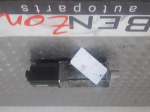 Used Electric power steering unit BMW 3-Serie Price on request offered by Benzon Autodemontage