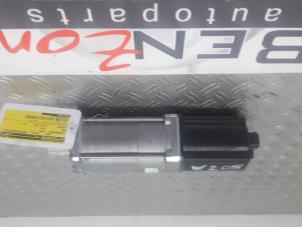Used Electric power steering unit BMW 4-Serie Price on request offered by Benzon Autodemontage
