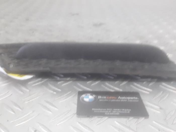 Plaque de protection feu antibrouillard droit d'un BMW 3-Serie 2008