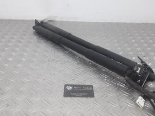 Used Set of tailgate gas struts BMW 3-Serie Price on request offered by Benzon Autodemontage