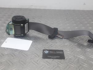 Used Rear seatbelt, centre BMW 3-Serie Price on request offered by Benzon Autodemontage