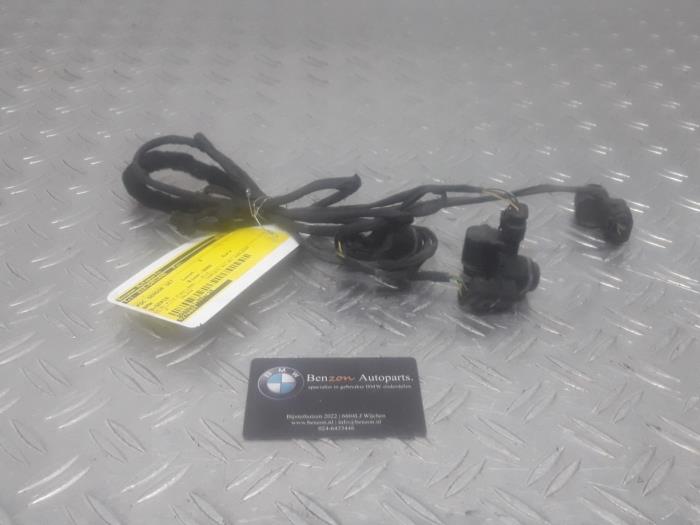 PDC Sensor Set from a BMW 3-Serie 2008