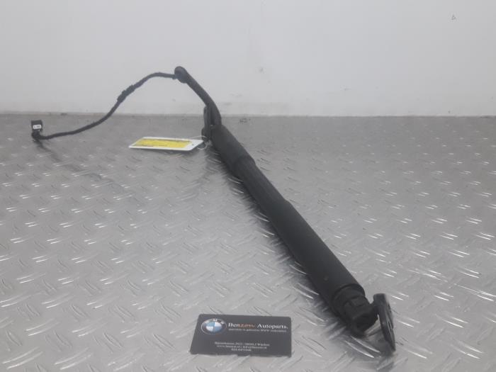 Rear gas strut, left from a BMW 3-Serie 2016