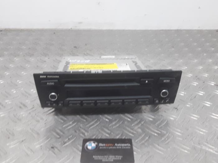 Radio CD player from a BMW 3-Serie 2010