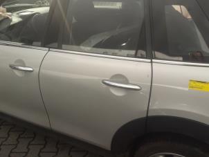 Używane Drzwi lewe tylne wersja 4-drzwiowa Mini Cooper S Cena € 363,00 Z VAT oferowane przez Benzon Autodemontage