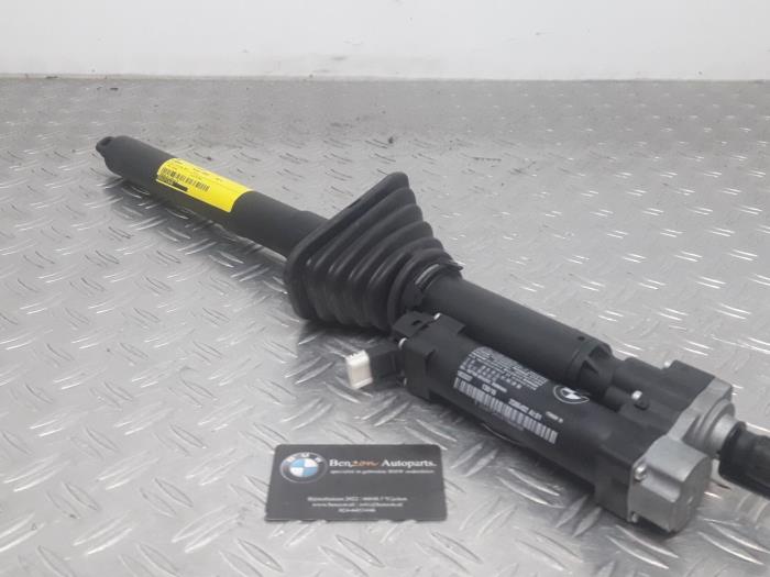 Amortiguador de gas izquierda detrás de un BMW 4-Serie 2016
