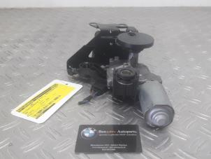 Used Rear wiper motor BMW 3-Serie Price on request offered by Benzon Autodemontage