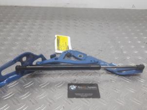 Used Tailgate hinge BMW 2-Serie Price on request offered by Benzon Autodemontage