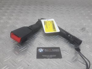 Used Seatbelt tensioner, left BMW 1-Serie Price on request offered by Benzon Autodemontage