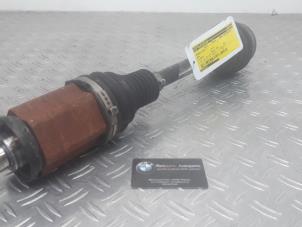 Used Front drive shaft, left BMW 3-Serie Price on request offered by Benzon Autodemontage
