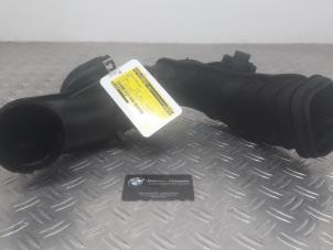 Używane Obudowa filtra powietrza BMW 1-Serie Cena na żądanie oferowane przez Benzon Autodemontage