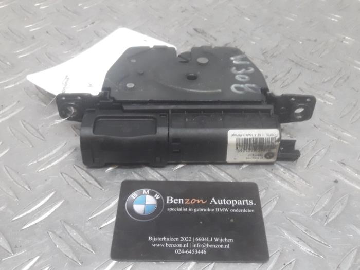 Tailgate lock mechanism from a BMW 3-Serie 2013