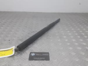 Used Rear gas strut, left BMW 5-Serie Price on request offered by Benzon Autodemontage