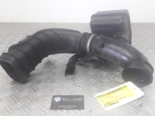 Usados Cuerpo de filtro de aire BMW 5-Serie Precio de solicitud ofrecido por Benzon Autodemontage