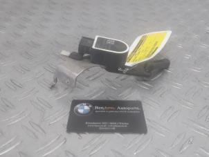 Używane Przelacznik regulacji wysokosci BMW 5-Serie Cena na żądanie oferowane przez Benzon Autodemontage