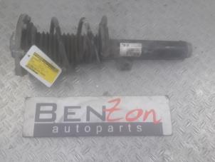 Used Fronts shock absorber, left BMW 4-Serie Price on request offered by Benzon Autodemontage