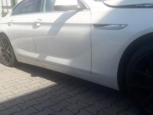 Used Side skirt, right BMW 6-Serie Price on request offered by Benzon Autodemontage