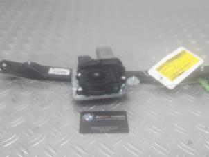 Używane Mechanizm szyby lewej tylnej wersja 4-drzwiowa BMW 3-Serie Cena na żądanie oferowane przez Benzon Autodemontage