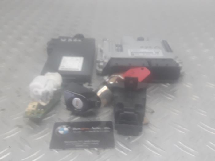 Set of locks from a BMW X1 2011