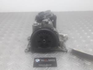 Usados Bomba de aceite BMW 5-Serie Precio de solicitud ofrecido por Benzon Autodemontage