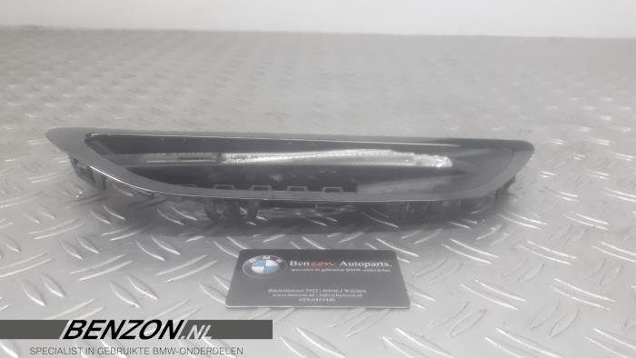 Używane Listwa grilla BMW 5 serie (F10) M5 V8 32V TwinPower Turbo Cena na żądanie oferowane przez Benzon Autodemontage