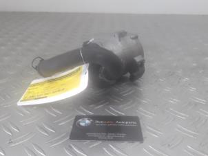 Used Water pump BMW 5 serie (F10) M5 V8 32V TwinPower Turbo Price on request offered by Benzon Autodemontage