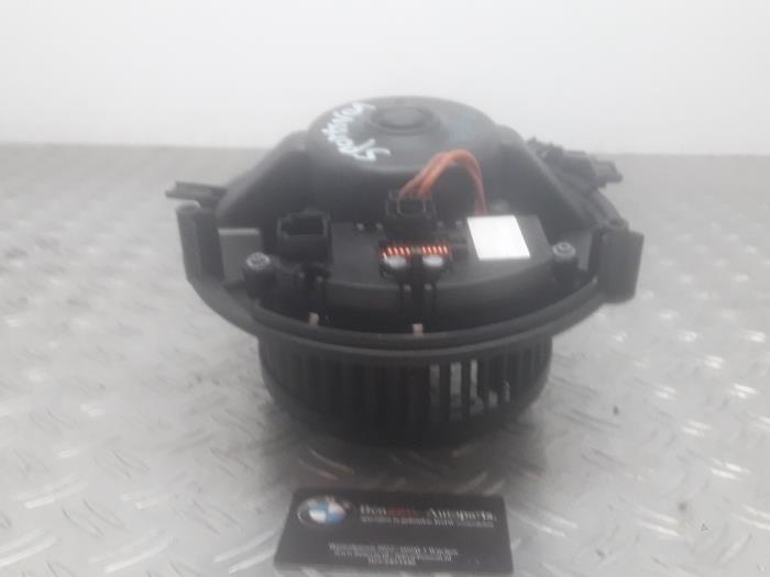Motor de ventilador de calefactor de un Volkswagen Golf 2015