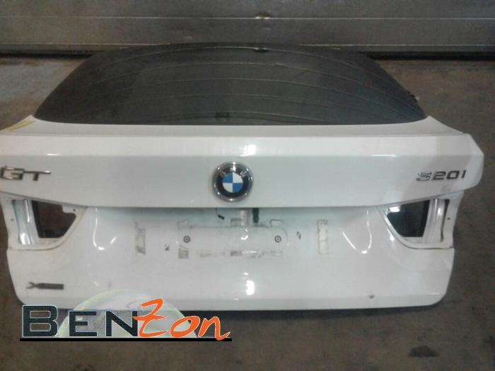 Portón trasero de un BMW 3-Serie 2014