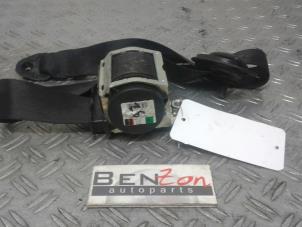 Usados Cinturón de seguridad derecha delante BMW 5-Serie Precio de solicitud ofrecido por Benzon Autodemontage