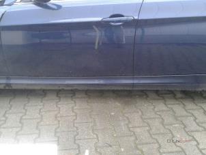 Used Side skirt, left BMW 3-Serie Price on request offered by Benzon Autodemontage