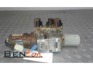 Used Hydraulic pump BMW 4-Serie Price on request offered by Benzon Autodemontage