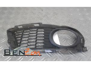 Used Fog light cover plate, right BMW 3-Serie Price on request offered by Benzon Autodemontage