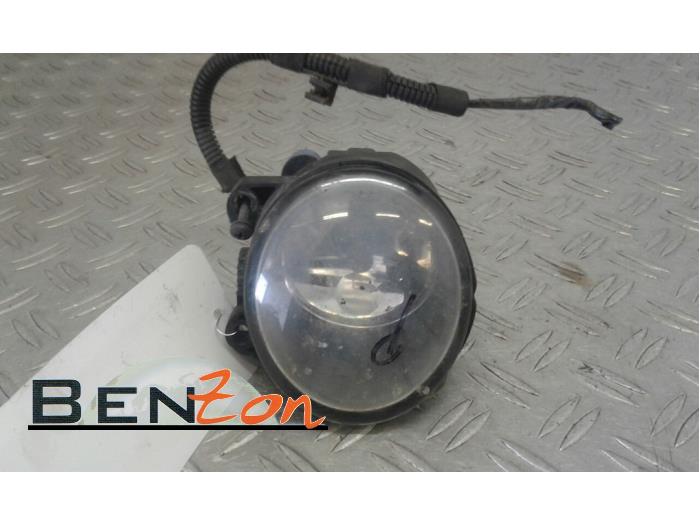 Fog light, front right from a BMW 3-Serie 2010