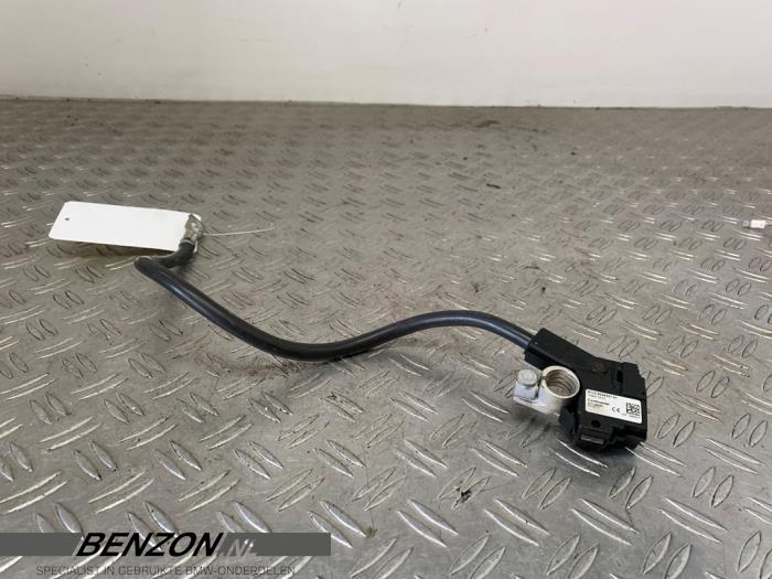 Używane Biegun akumulator BMW 6-Serie Cena na żądanie oferowane przez Benzon Autodemontage