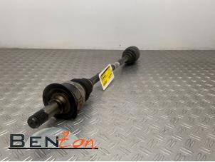 Used Drive shaft, rear right BMW 3 serie Touring (F31) Price on request offered by Benzon Autodemontage