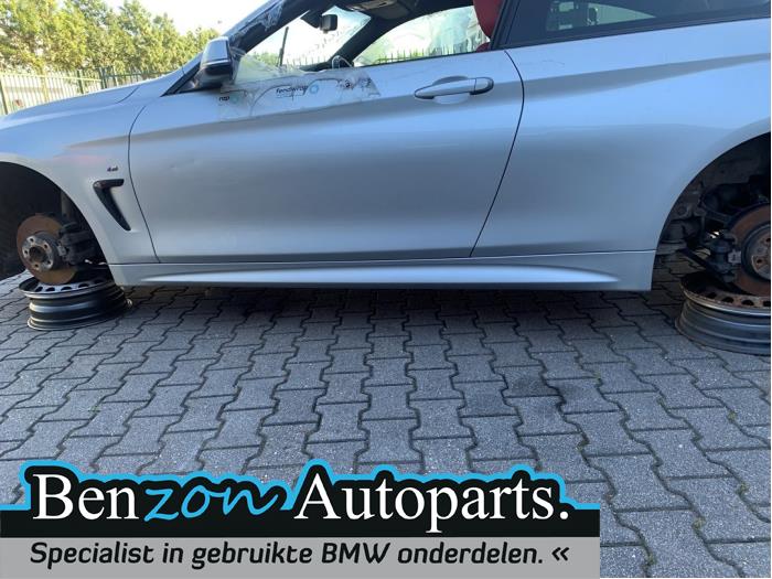 Faldón lateral izquierda de un BMW 4 serie (F32)  2013
