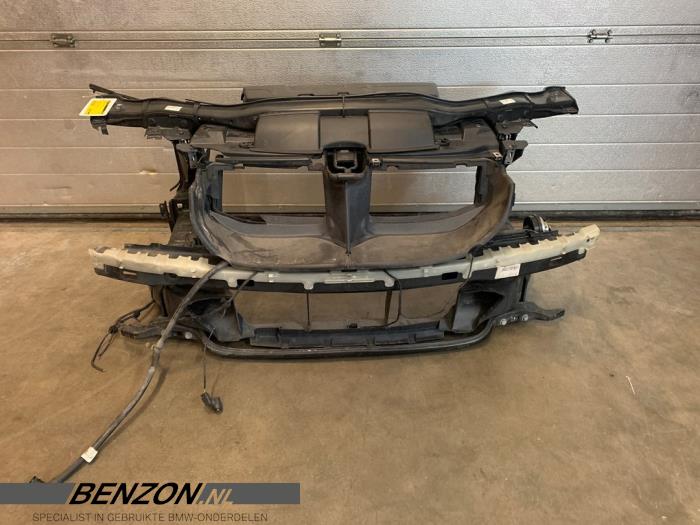 Begagnade Front BMW 3-Serie Pris € 200,00 Marginaltabell erbjuds av Benzon Autodemontage