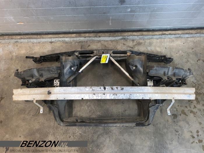 Begagnade Front BMW X3 Pris på förfrågan erbjuds av Benzon Autodemontage