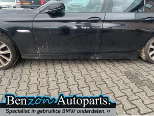 Used Side skirt, left BMW 5 serie Touring (F11) 520d 16V Price on request offered by Benzon Autodemontage