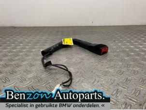 Used Front seatbelt buckle, left BMW 3-Serie Price on request offered by Benzon Autodemontage