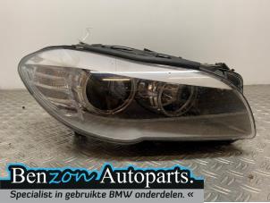 Used Headlight, right BMW 5-Serie Price on request offered by Benzon Autodemontage