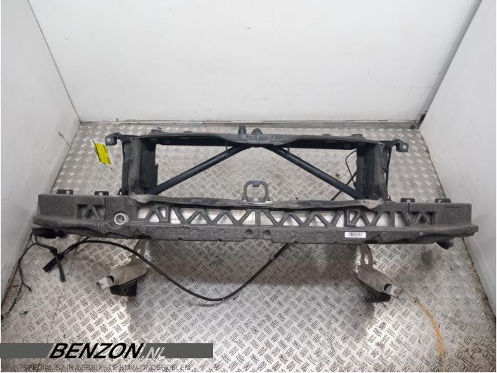 Begagnade Front BMW 3-Serie Pris € 350,00 Marginaltabell erbjuds av Benzon Autodemontage