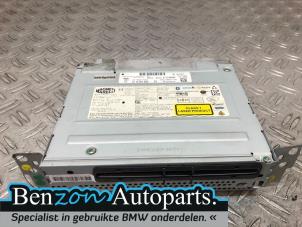 Used Radio CD player BMW 1-Serie Price on request offered by Benzon Autodemontage