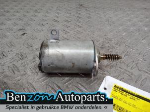 Used Camshaft adjuster BMW 5-Serie Price on request offered by Benzon Autodemontage
