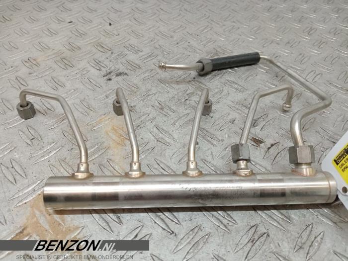 Usagé Système d'injection BMW 3-Série Prix € 90,75 Prix TTC proposé par Benzon Autodemontage